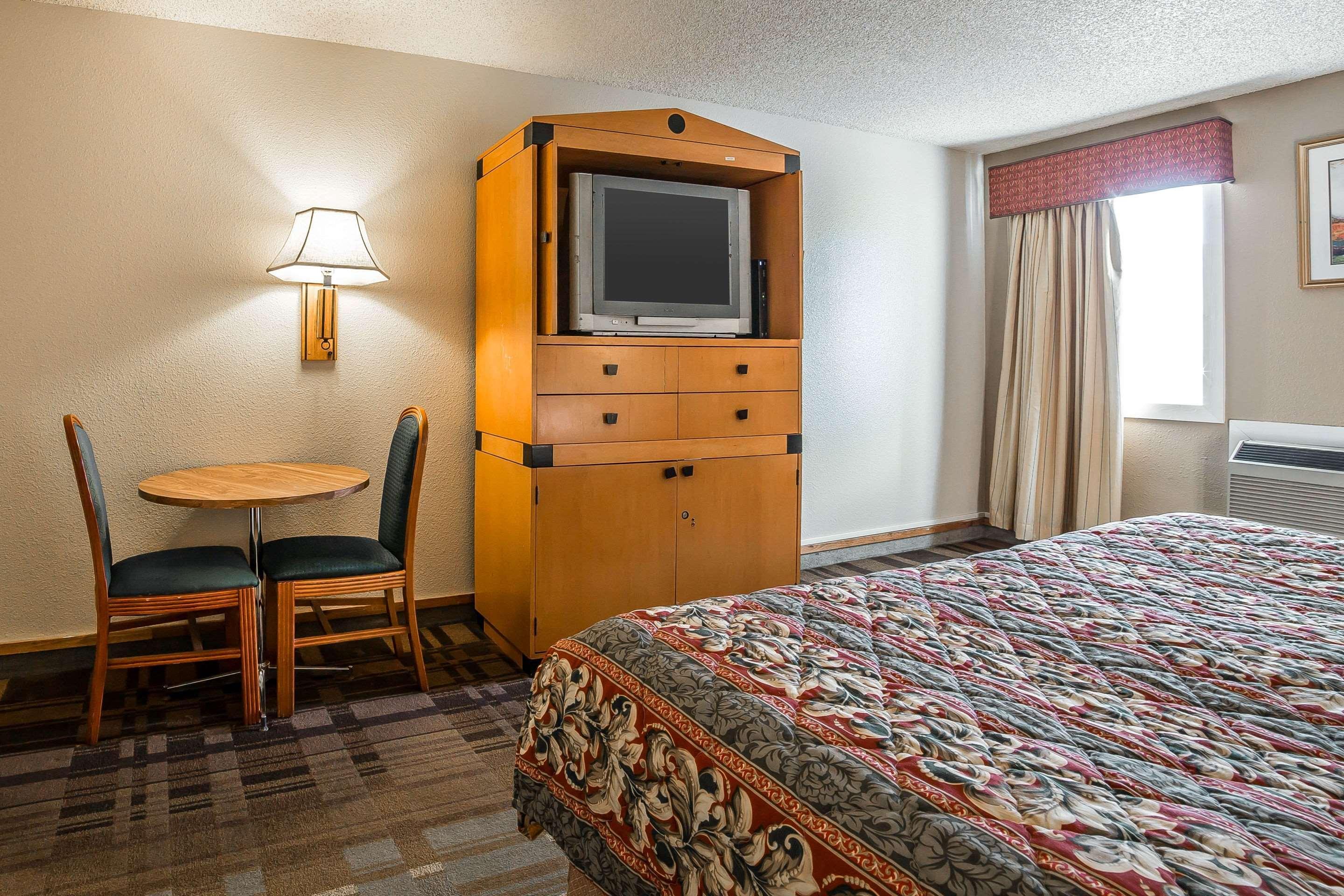 Rodeway Inn Cheyenne I-80 East Экстерьер фото